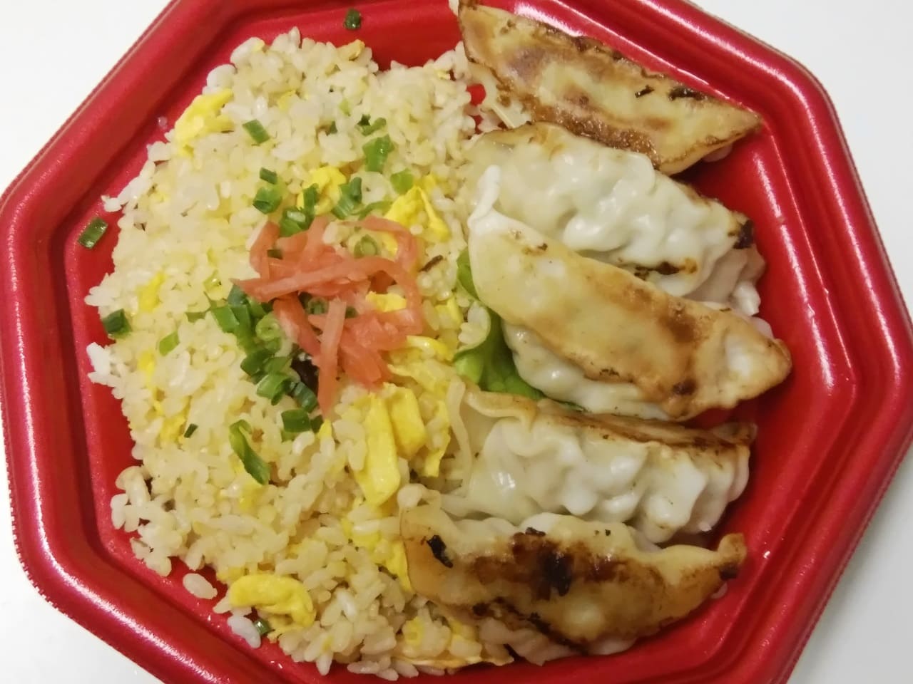 ヤオコーの鉄板炒め炒飯&豚肉餃子