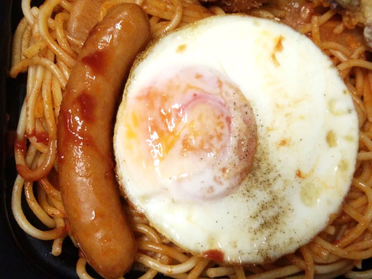 ウインナーと目玉焼き