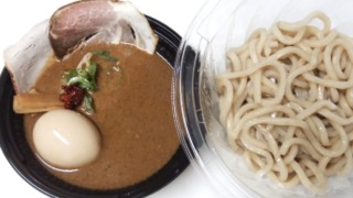 セブンイレブンの中華蕎麦とみ田監修濃厚豚骨魚介冷しつけ麺