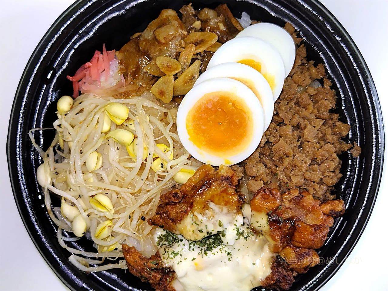 大盛ごはん！タルタルから揚げ＆にんにく豚焼肉丼