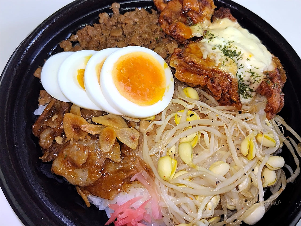 大盛ごはん！タルタルから揚げ＆にんにく豚焼肉丼の全容