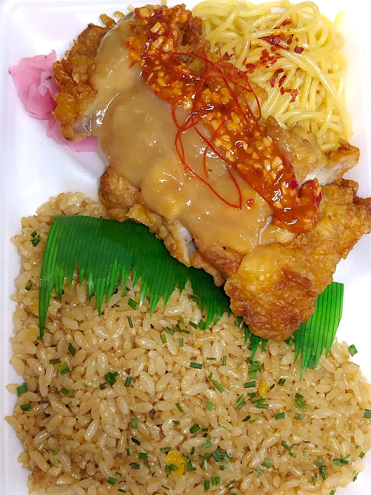 ファミリーマートのこってり唐揚げ&炒飯